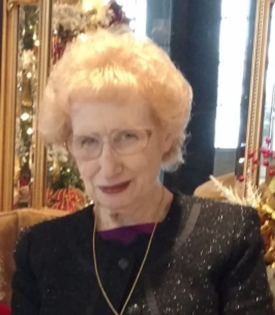 Linda Lee Silvenis (Gray)