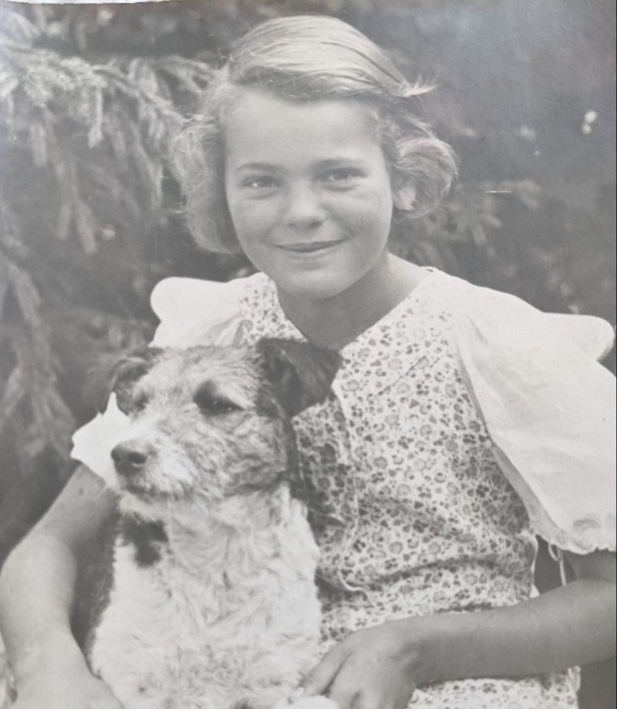 Hedwig "Hedy" Barbara Unsin Waller