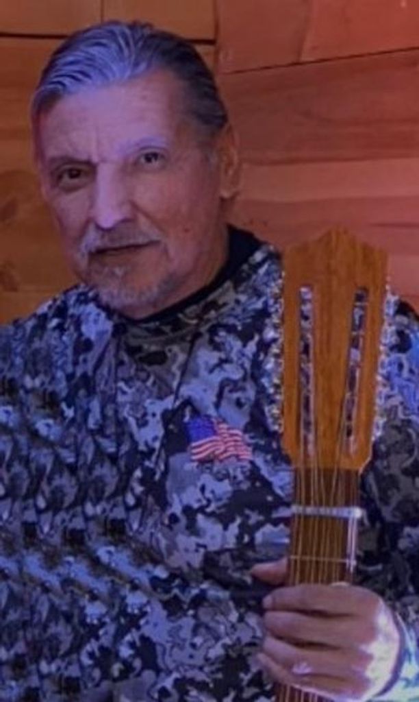 Manuel Saenz Profile Photo
