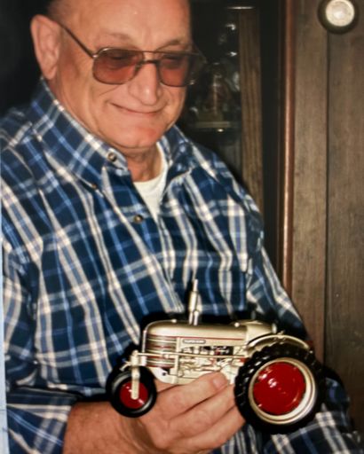 Marlin R. Carter's obituary image
