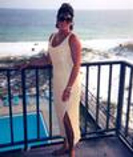 Linda Wyatt photo gallery thumbnail 6 of 10