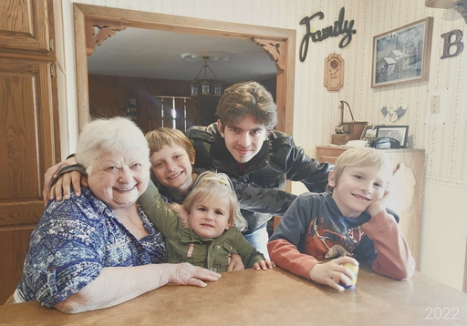 Carolyn J. (Bergstrom)  Bohl photo gallery thumbnail 7 of 133