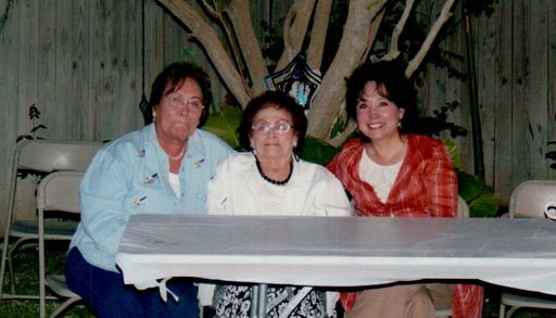 Isabel O. Gonzalez photo gallery thumbnail 22 of 49