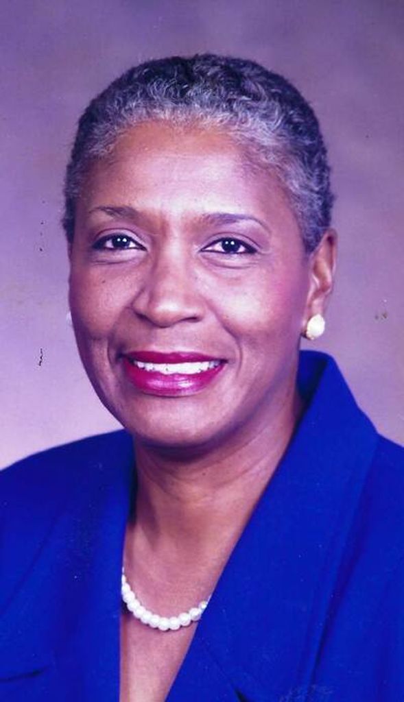 Honorable Commissioner Daisy W. Lynum Profile Photo