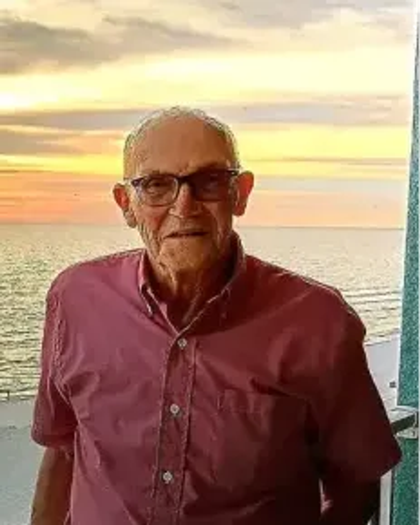 Daniel Lomax "Max" Wright Profile Photo