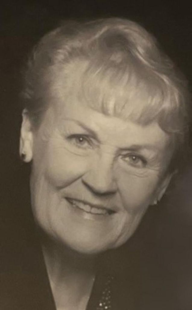 Elizabeth Louise Constantino Profile Photo