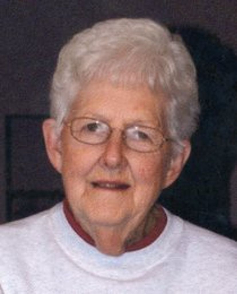 Helen E. (Bridgewater)  Pettit