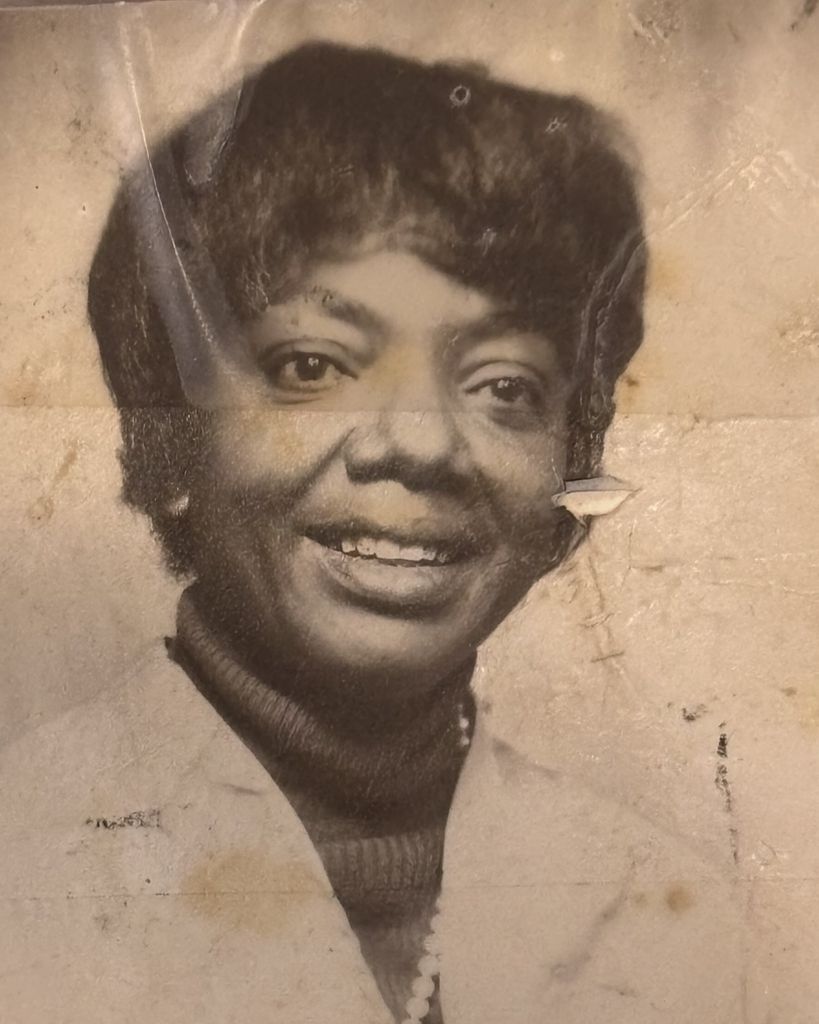 Ivanola Collins Profile Photo