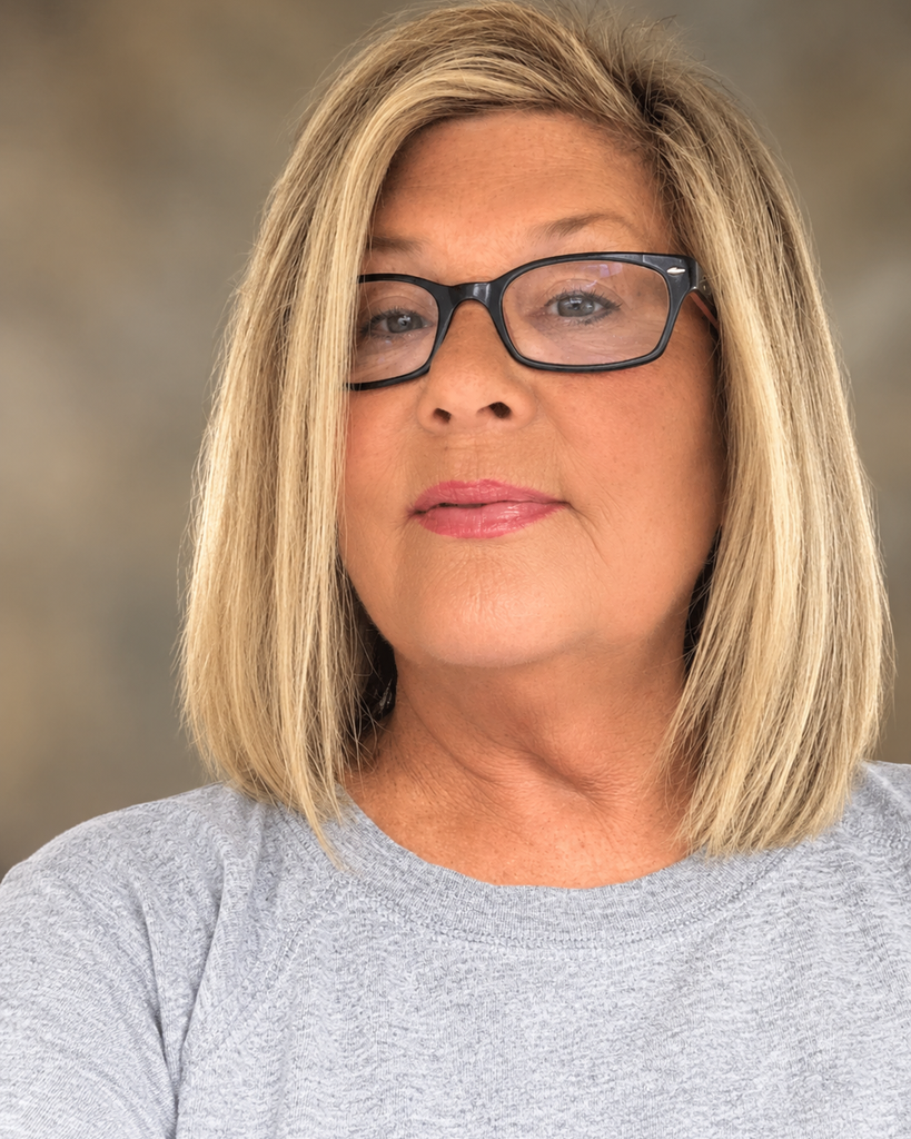 Suzanne LeClair Jones Profile Photo