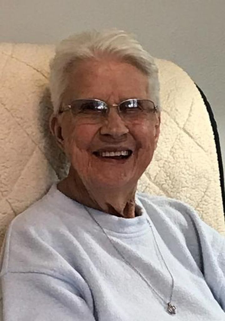 Vera Myron Risovi Profile Photo