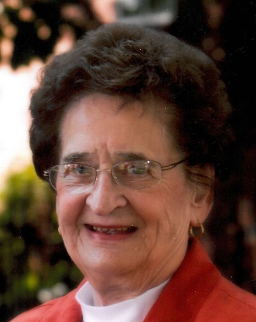 Edith M. "Edie" (Remlinger)  Calvelage