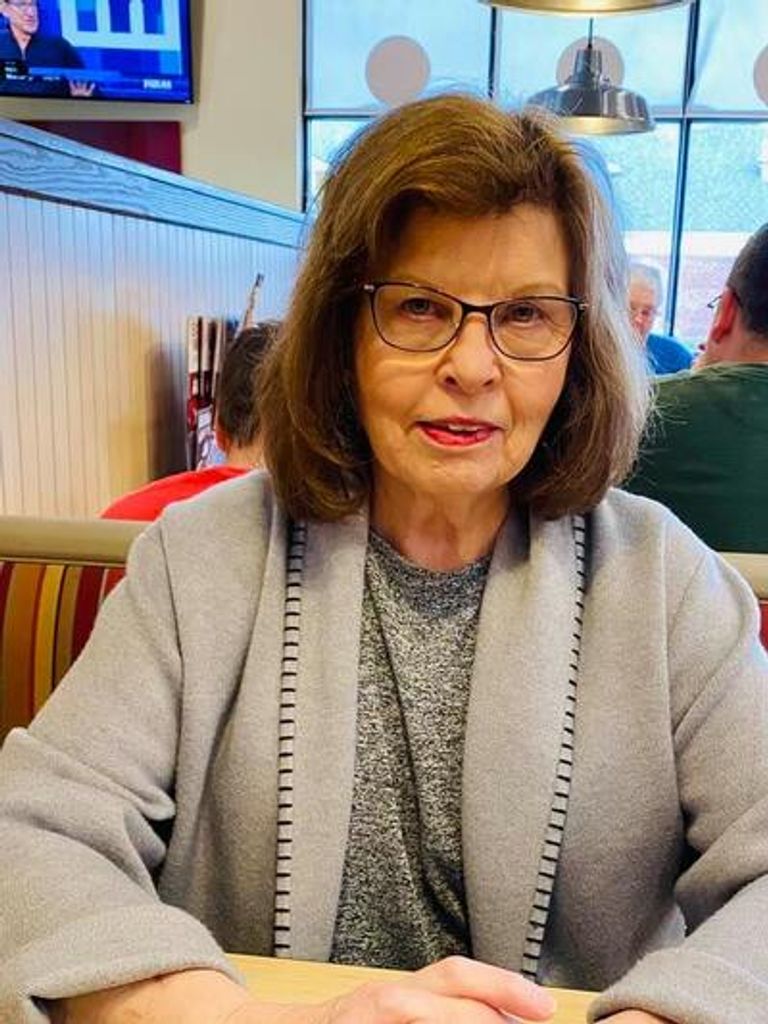 Sally Hamilton Davenport Profile Photo