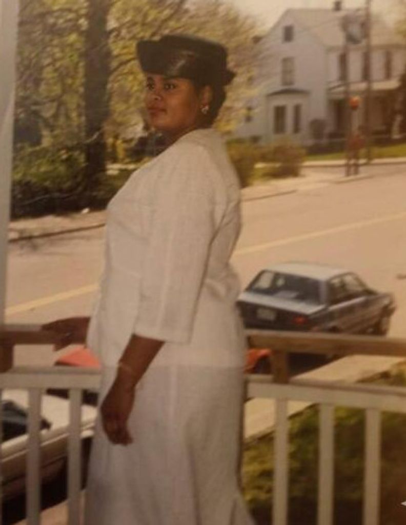 Yvrose Marie Desgraves Profile Photo