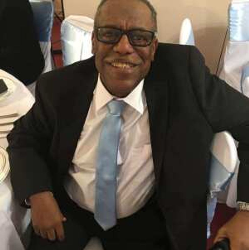 Robert Hollins Profile Photo