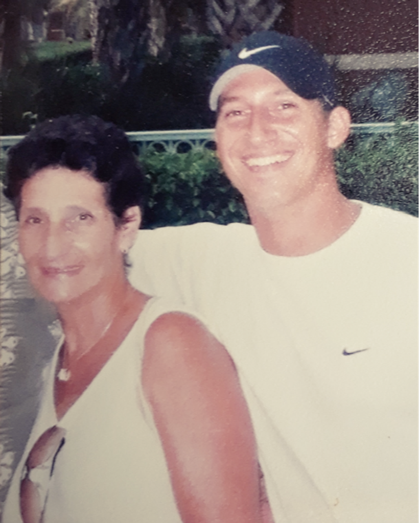 Anna Sannasardo Profile Photo