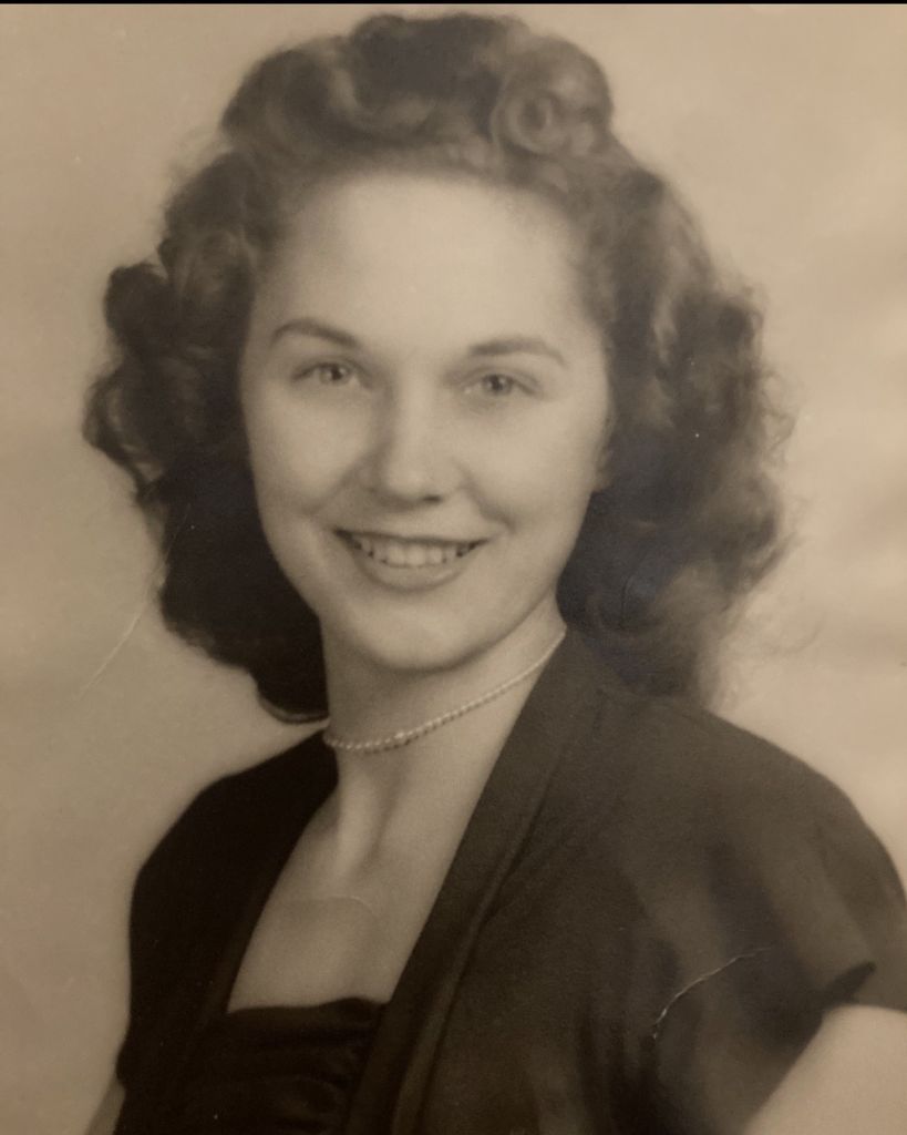 Elizabeth Gwyn Profile Photo