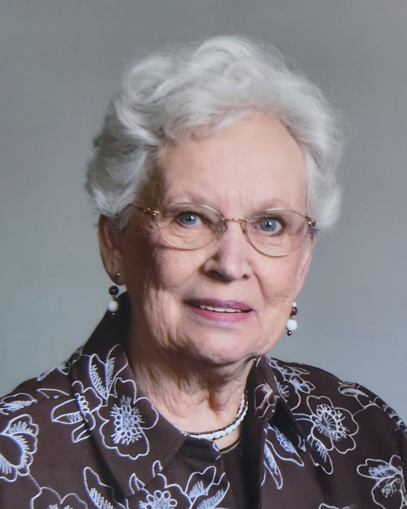 Phyllis Lux Schouvieller