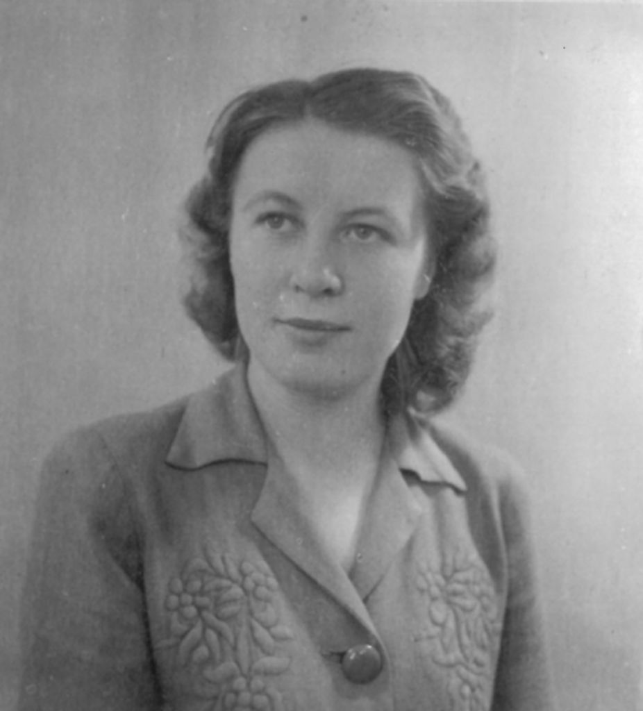 Mrs. Gabriele Maria Entzminger