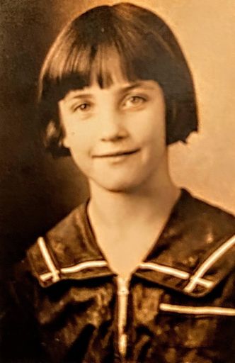 Dorothy Assink photo gallery thumbnail 103 of 303