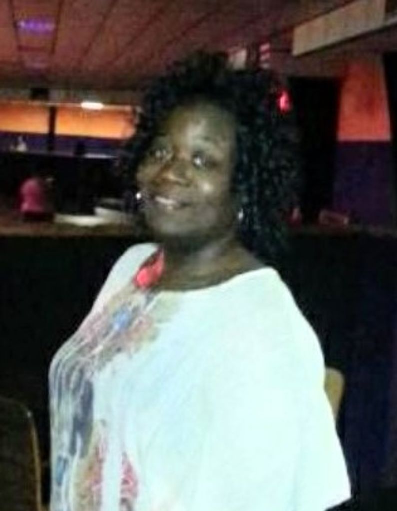 Iris Holmes