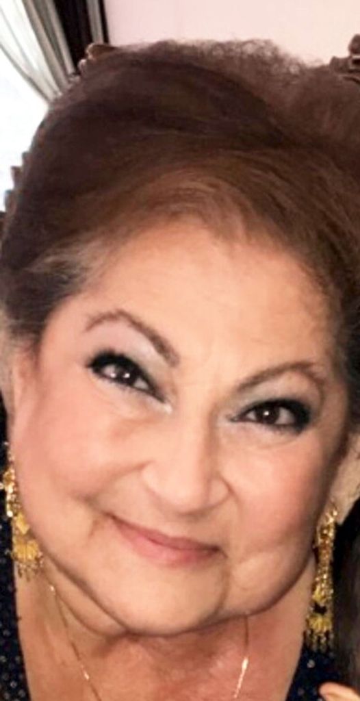 Brenda Najor Habbo Profile Photo