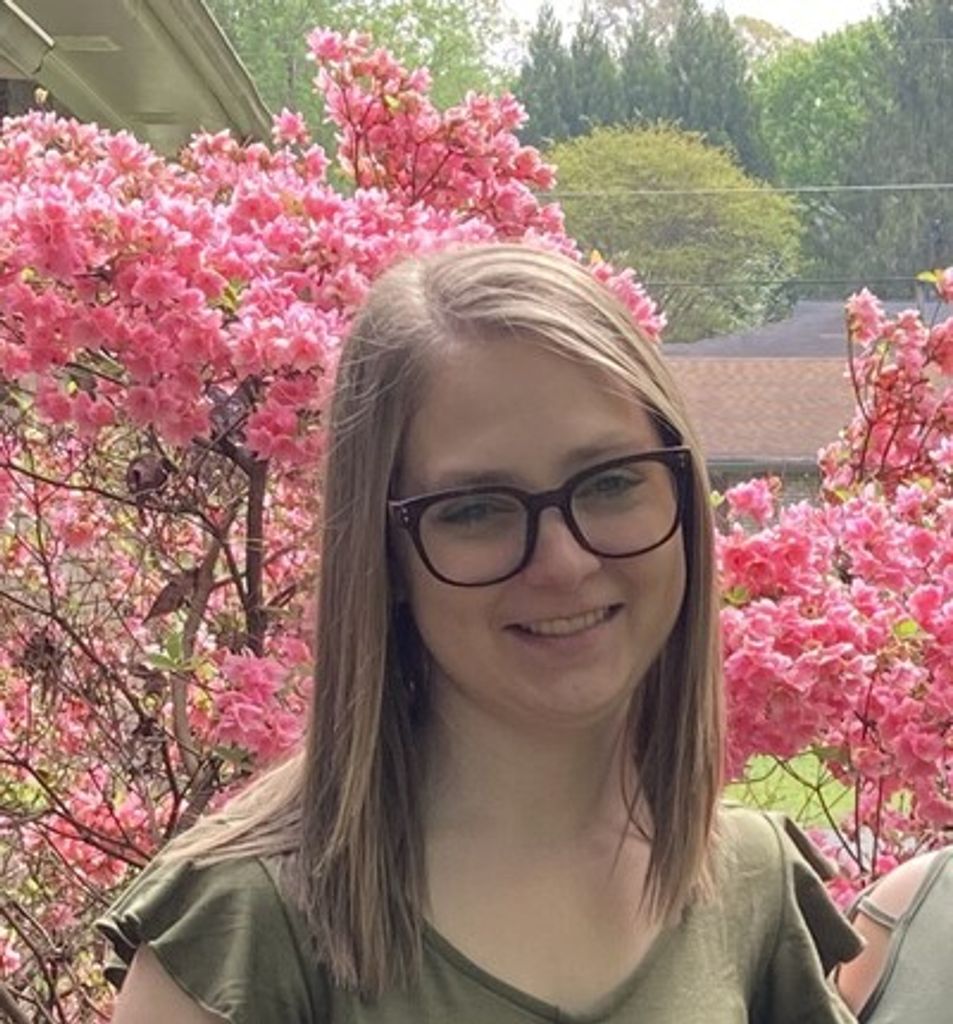 Elizabeth Nicole Huelster Profile Photo