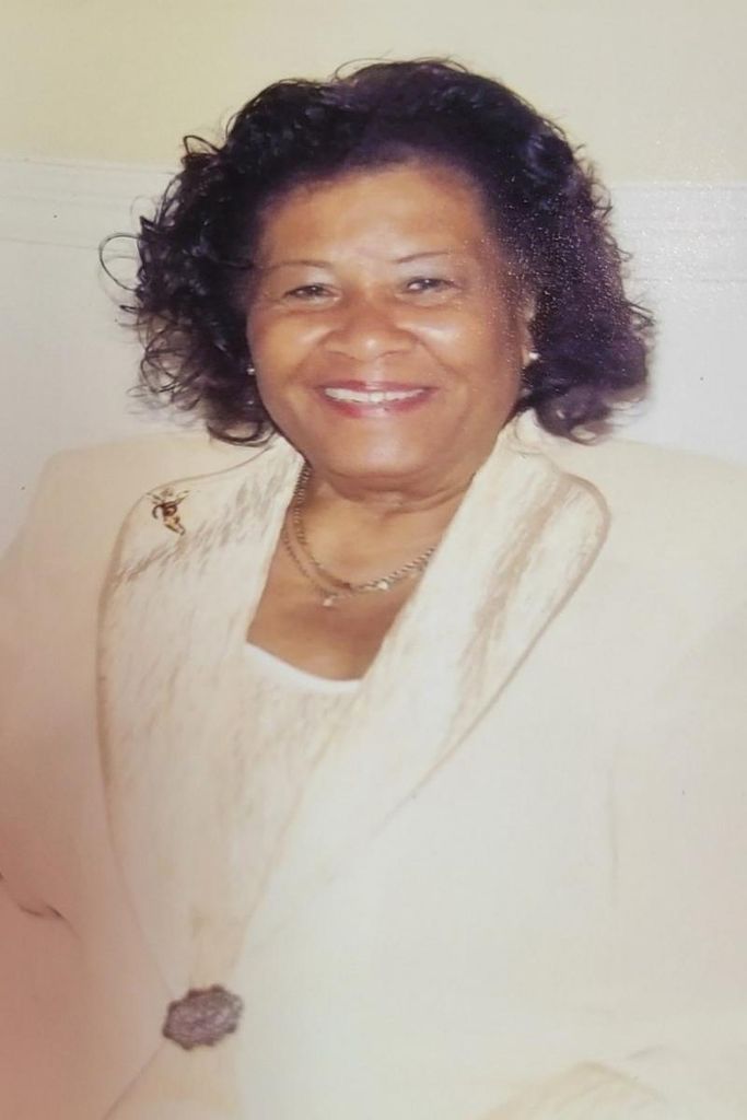 Elizabeth Hollis Profile Photo
