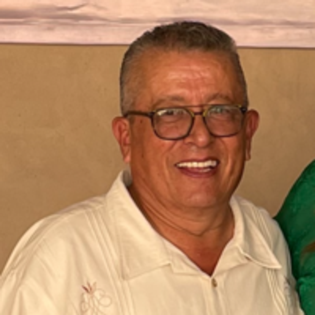 Carlos Alvarez