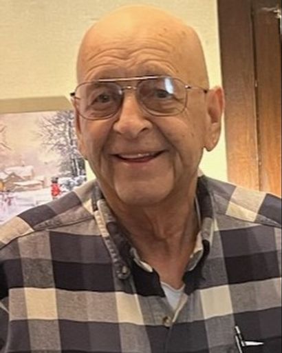 Delton C. Riehle's obituary image