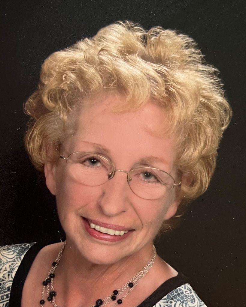 Karen Marie Munn Profile Photo