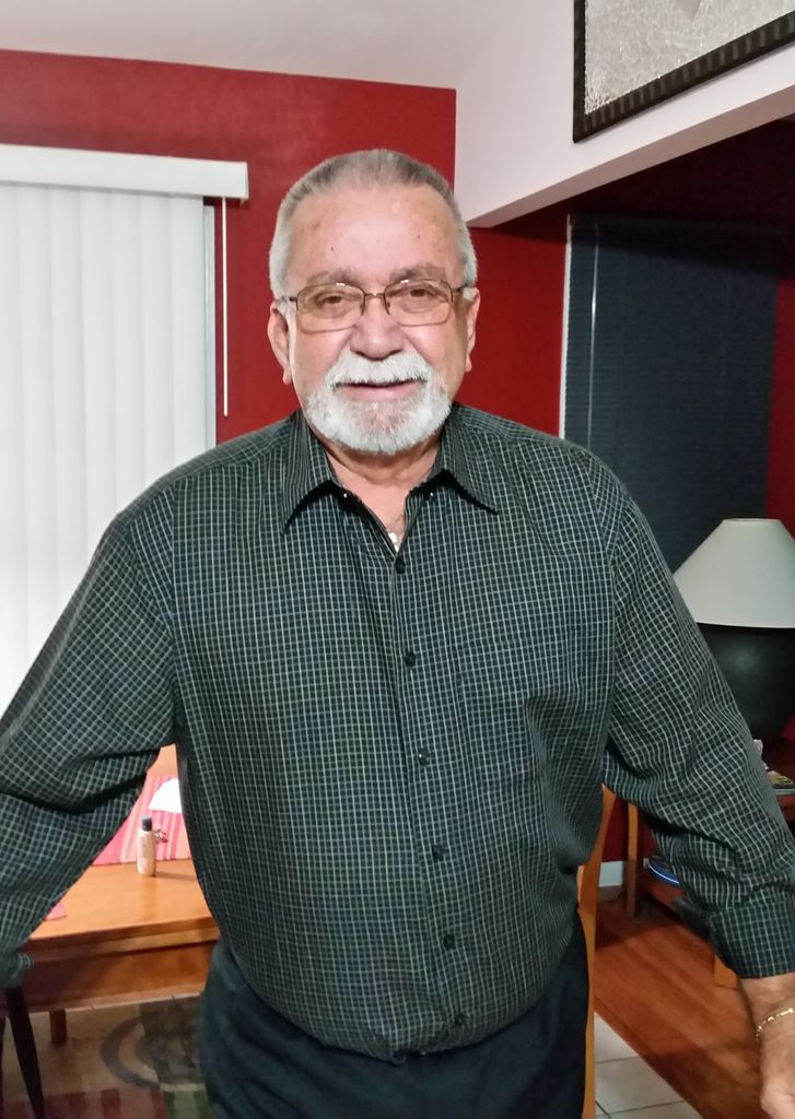 Emanuel Papacrist Profile Photo