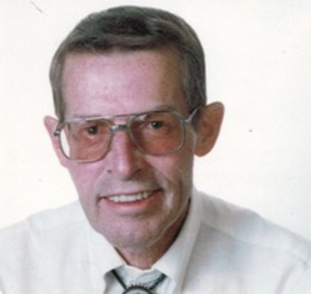 Vernon R Steck