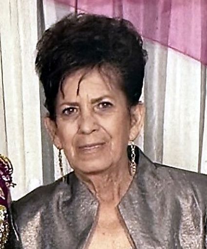 Felipa Reyna photo gallery thumbnail 1 of 78