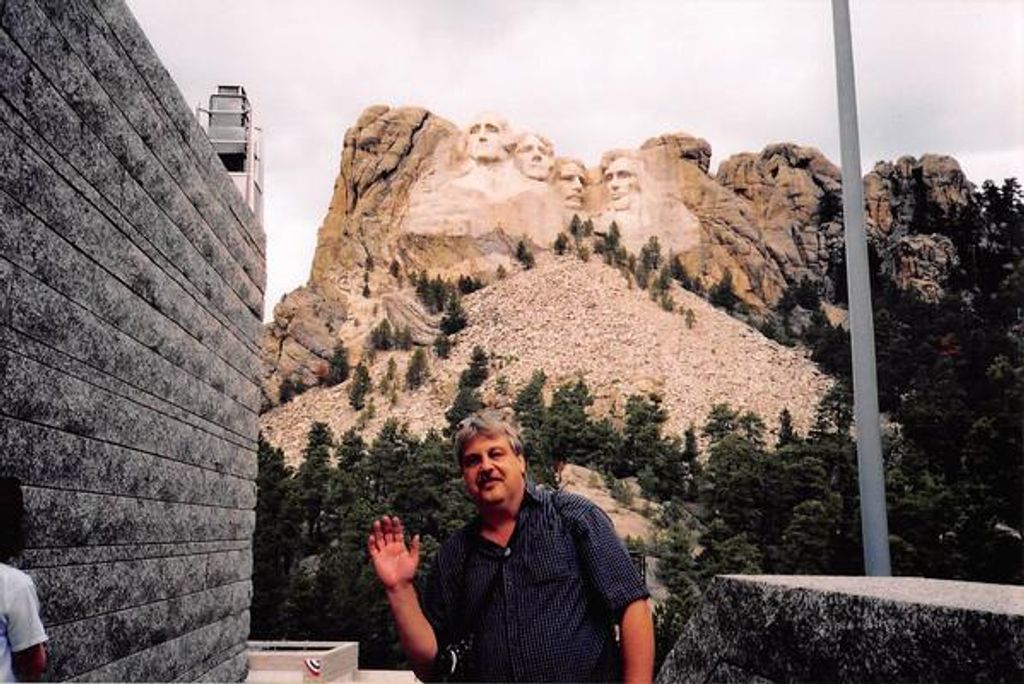 Robert "Rob" Laschinski