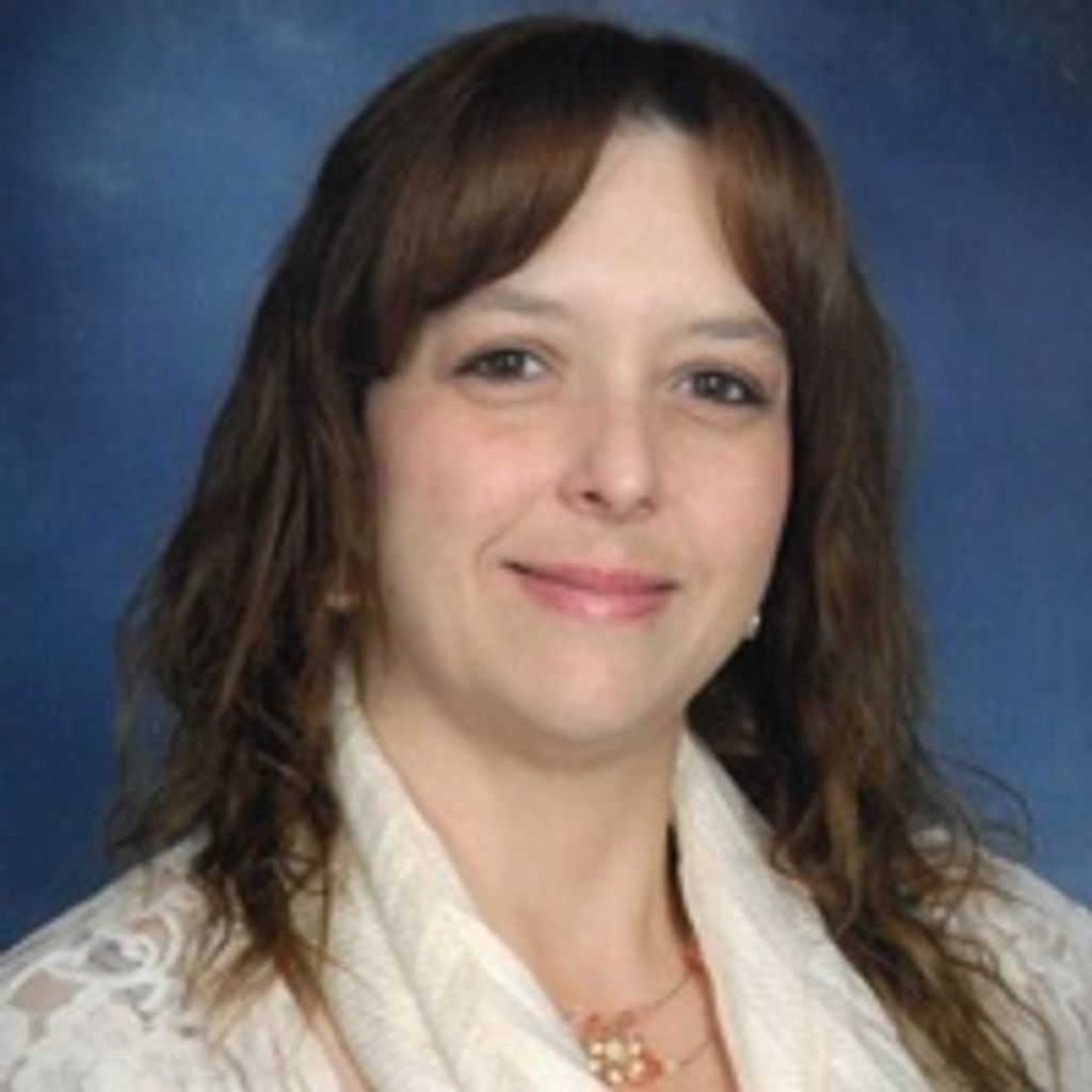 Tina Leonard