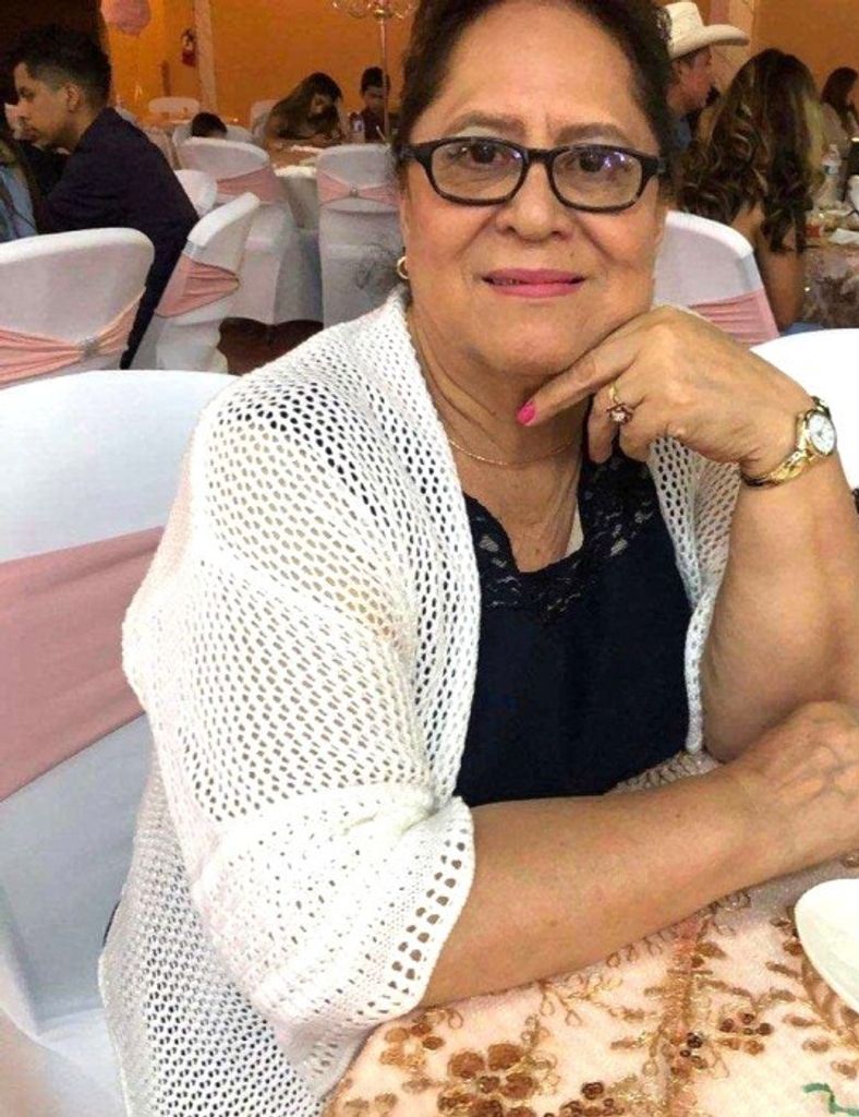 GLORIA ESCOBAR
