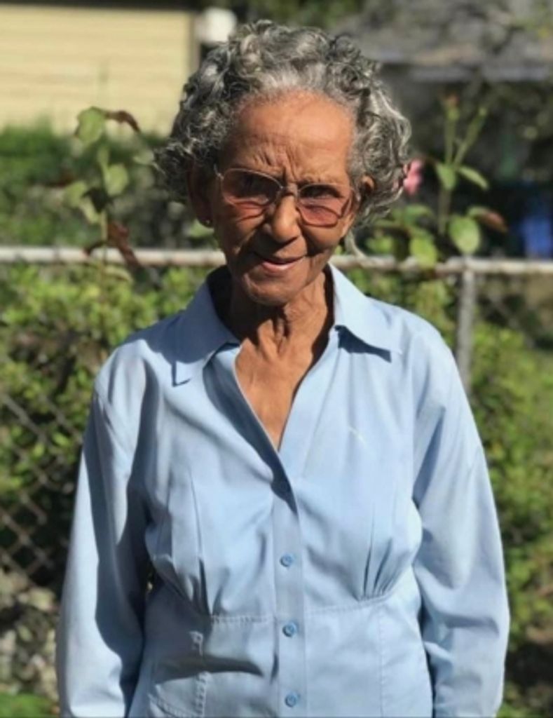 Essie  Beatrice Youngblood