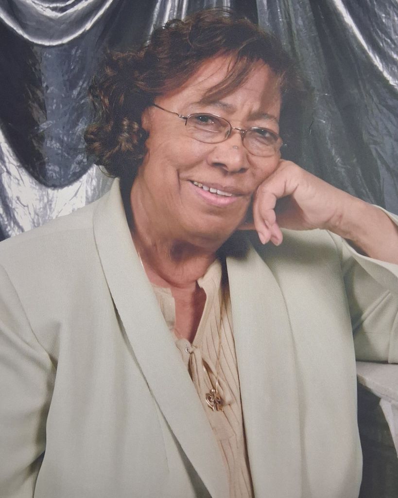 Ms. Manona Mitchell Profile Photo