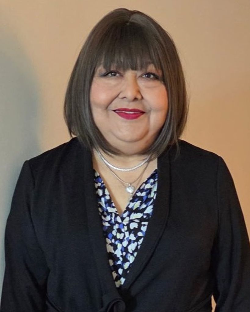 Irma Laura Davila Profile Photo