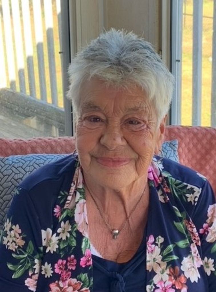 Joanne (White)  Arruda Profile Photo