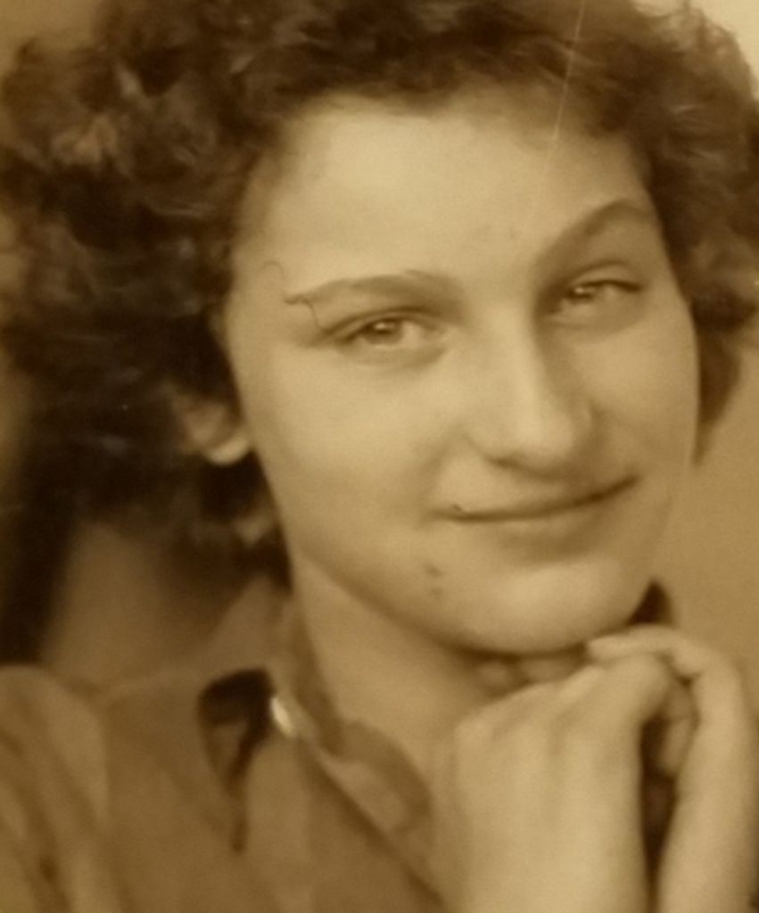 Elizabeth (Pieri)  Macri Profile Photo
