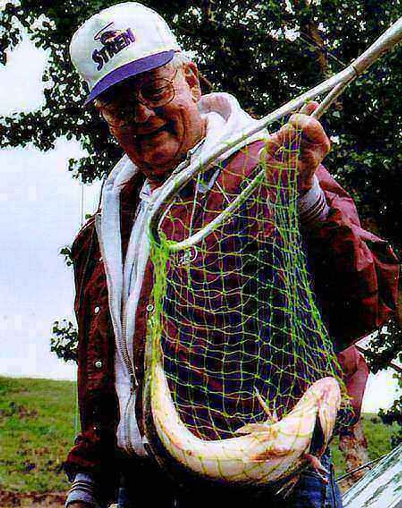 Berton ''Bert'' Holst