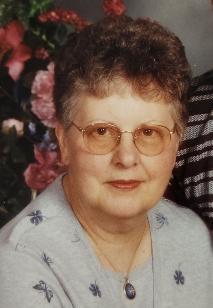 Marilyn E. (Latzke)  Laabs