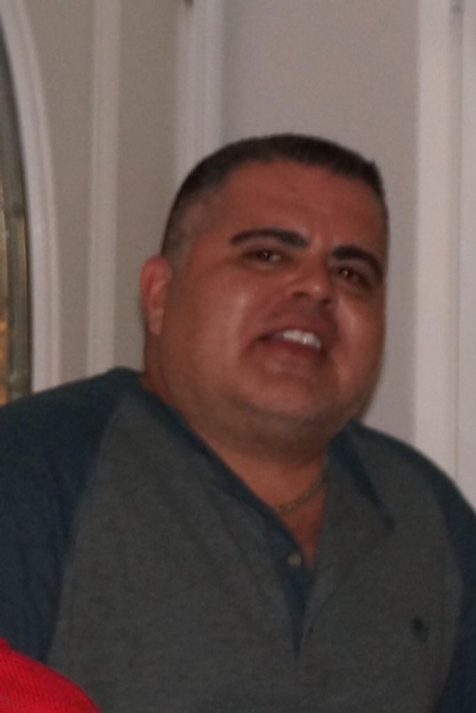 Luis Ricardo Viveros Nickell