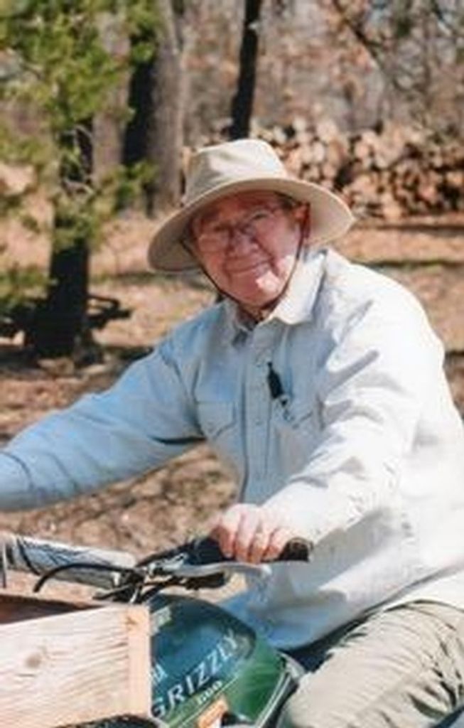 Larry Edward Hauglund Profile Photo