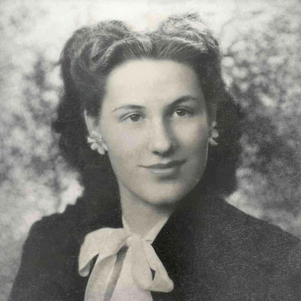 Moira Esther Achinapura Profile Photo