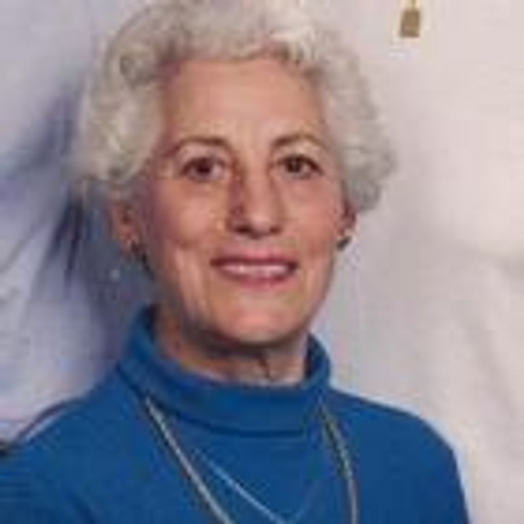 Lola Leone
