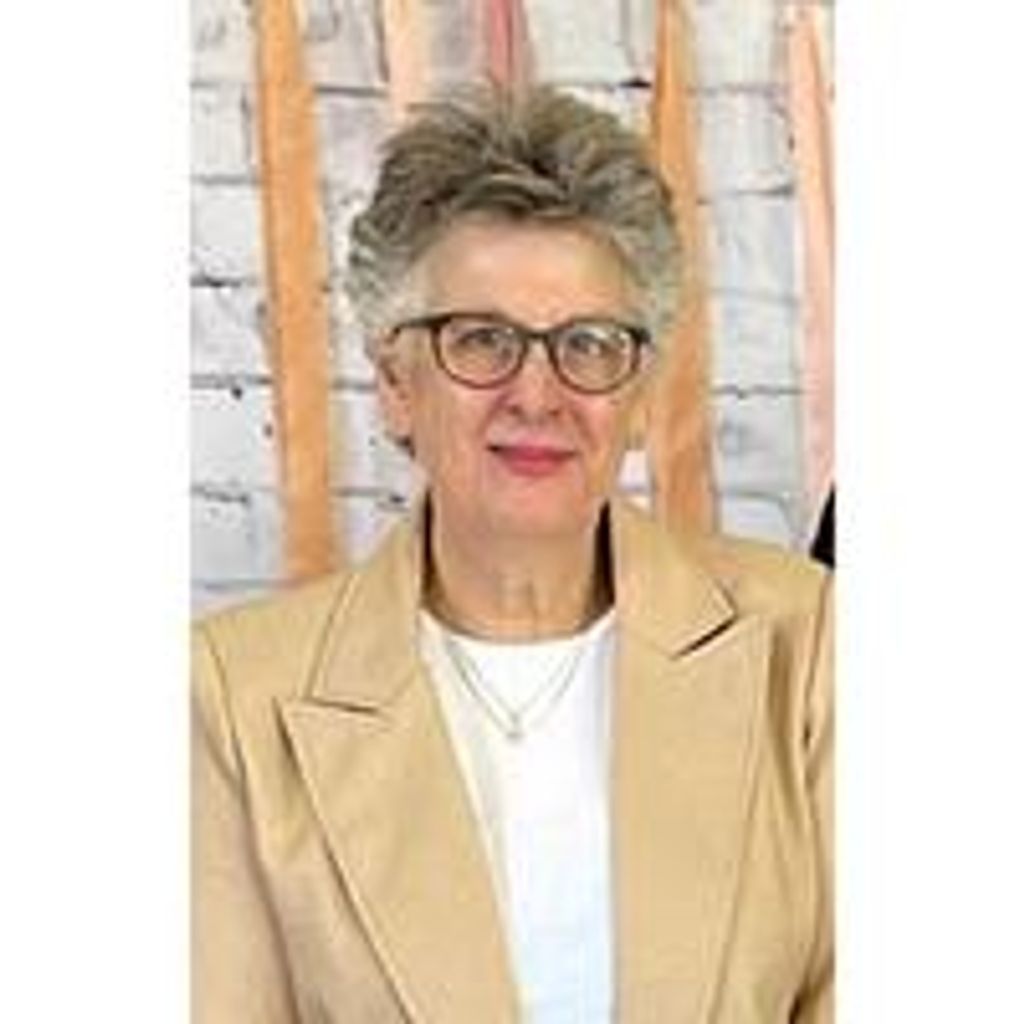 Barbara Helms
