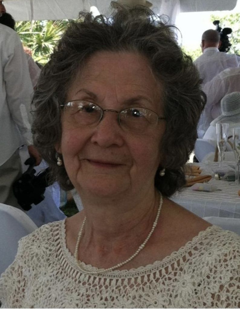 Oliva Margarita Ostolaza Profile Photo