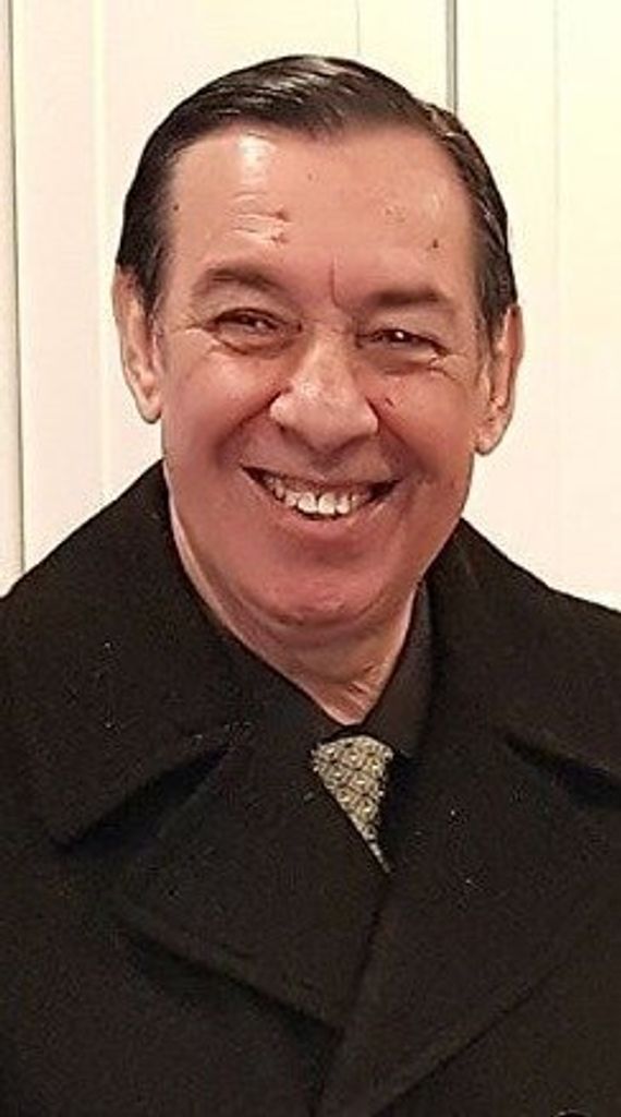 Moises Luna Profile Photo